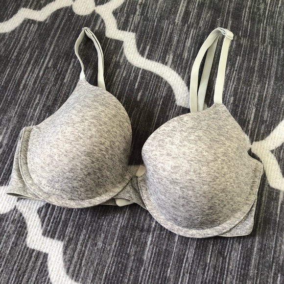 PINK Victoria's Secret Other - Pink Victoria’s Secret Wear Everywhere T-Shirt Lightly Lined Bra 32D EUC